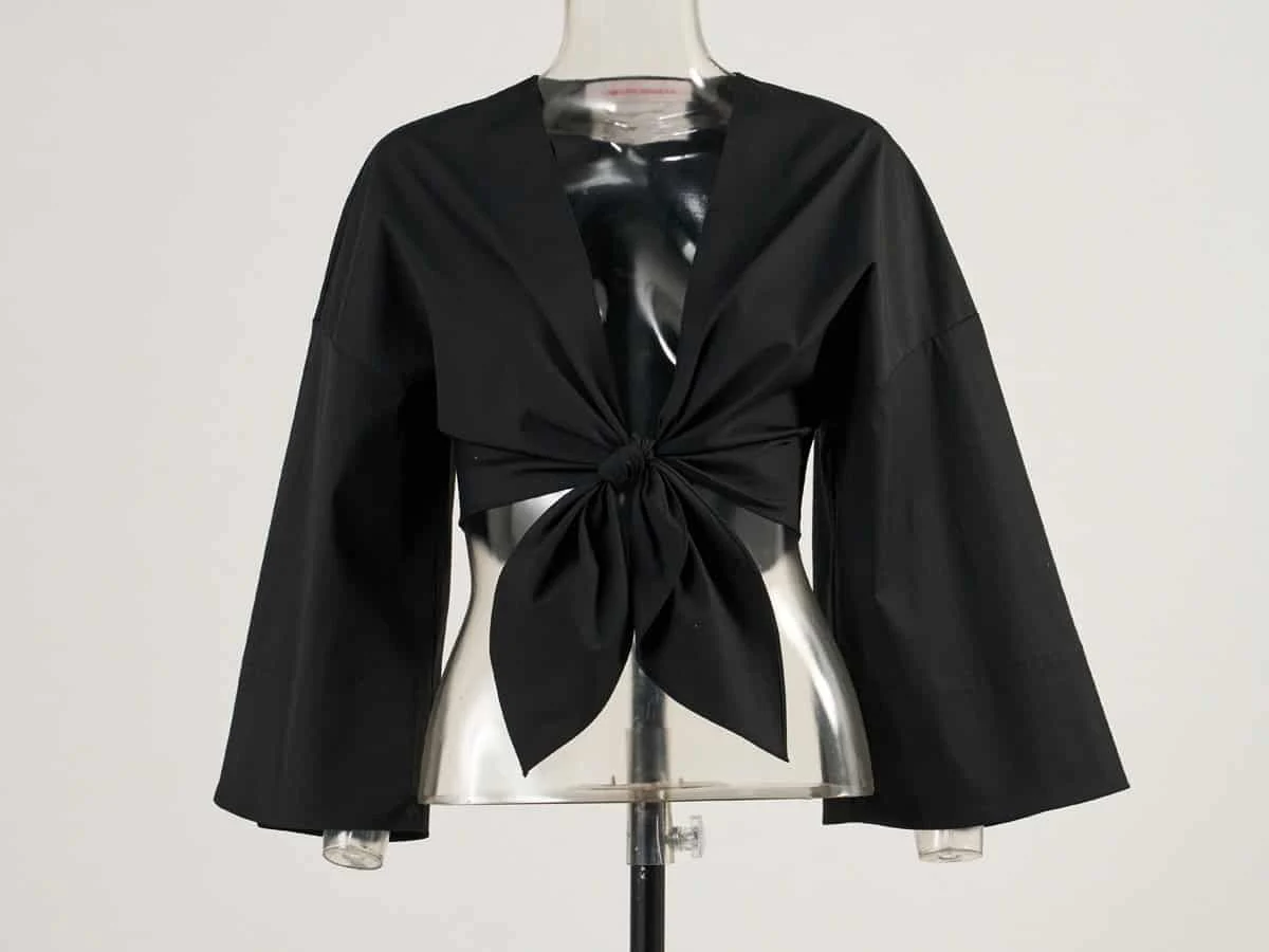 Tie front top 3D ghost mannequin before